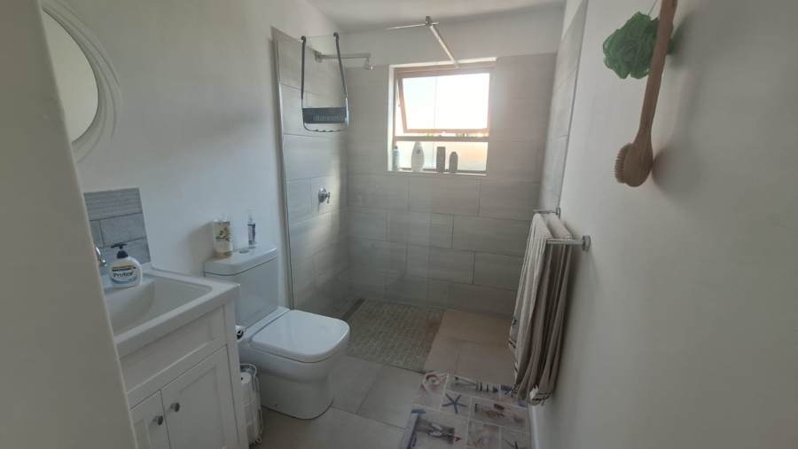 5 Bedroom Property for Sale in Stilbaai Wes Western Cape